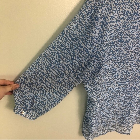 Chico’s Dotted Button-Up Blouse Size Medium - Picture 8 of 11